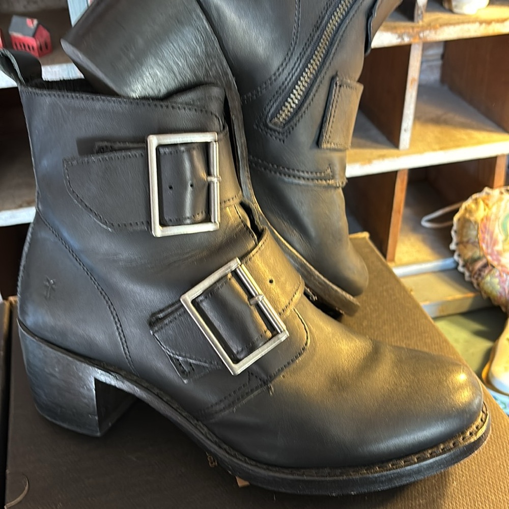 Frye RARE! belted made in USA! - Picture 2 of 8